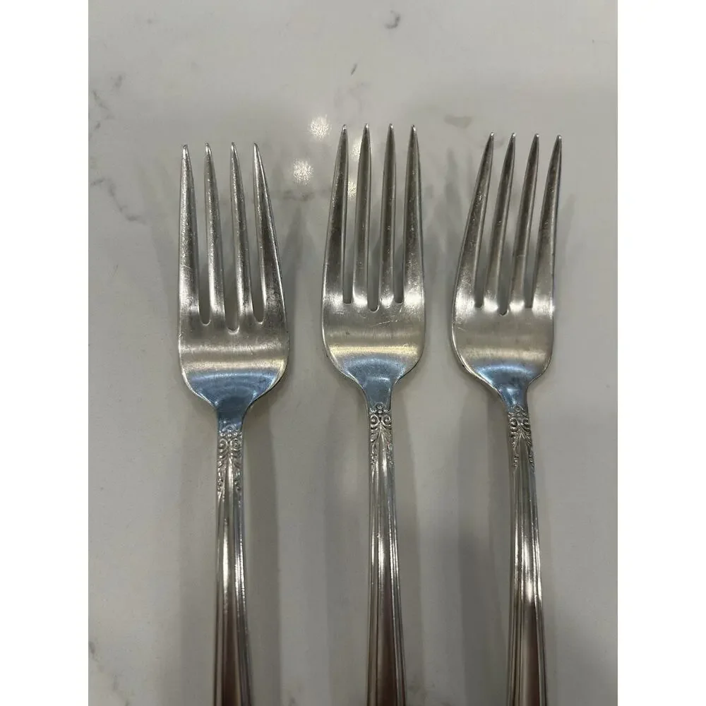 Vtg Set Of 3 Holmes & Edwards May Queen Salad Forks 6.5” Silverplate‎ Inlaid IS
